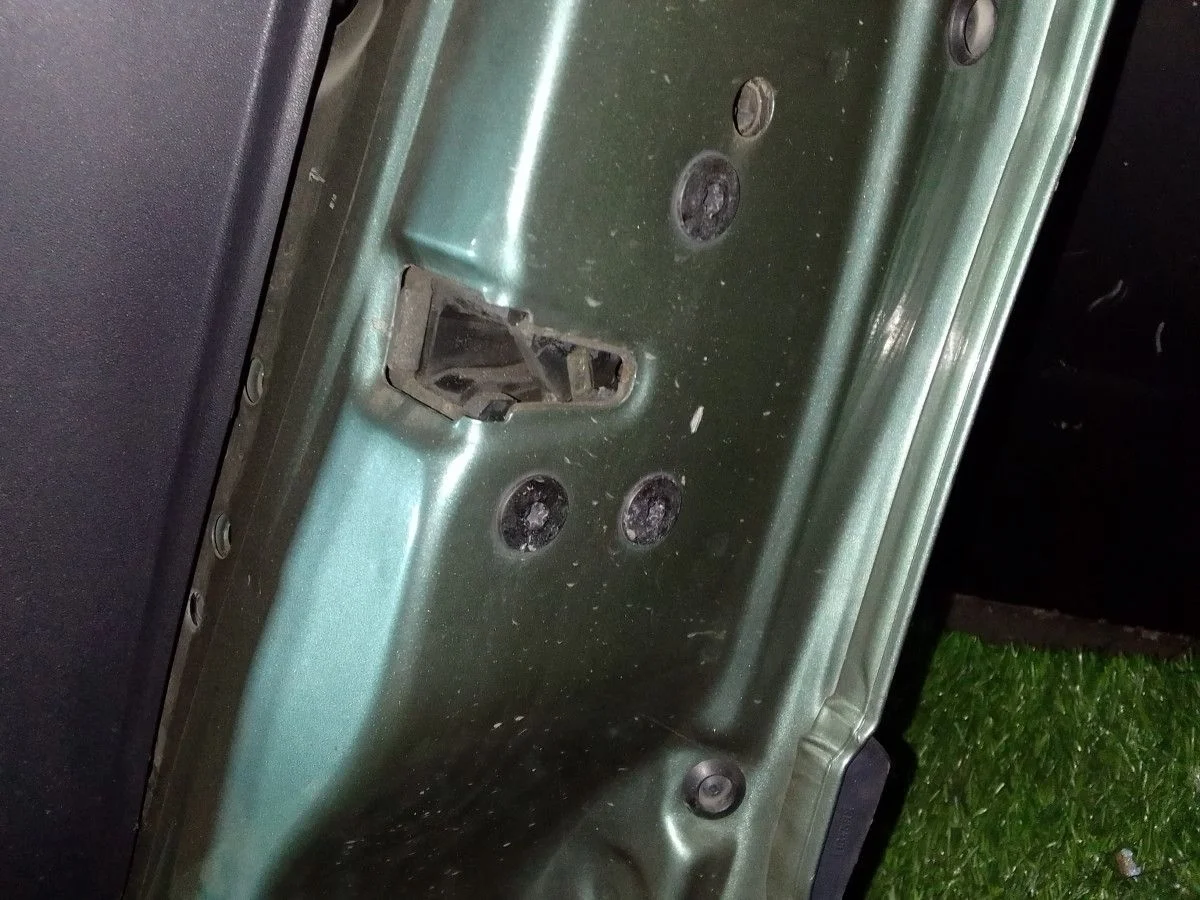 Замок двери передней правой Renault Megane