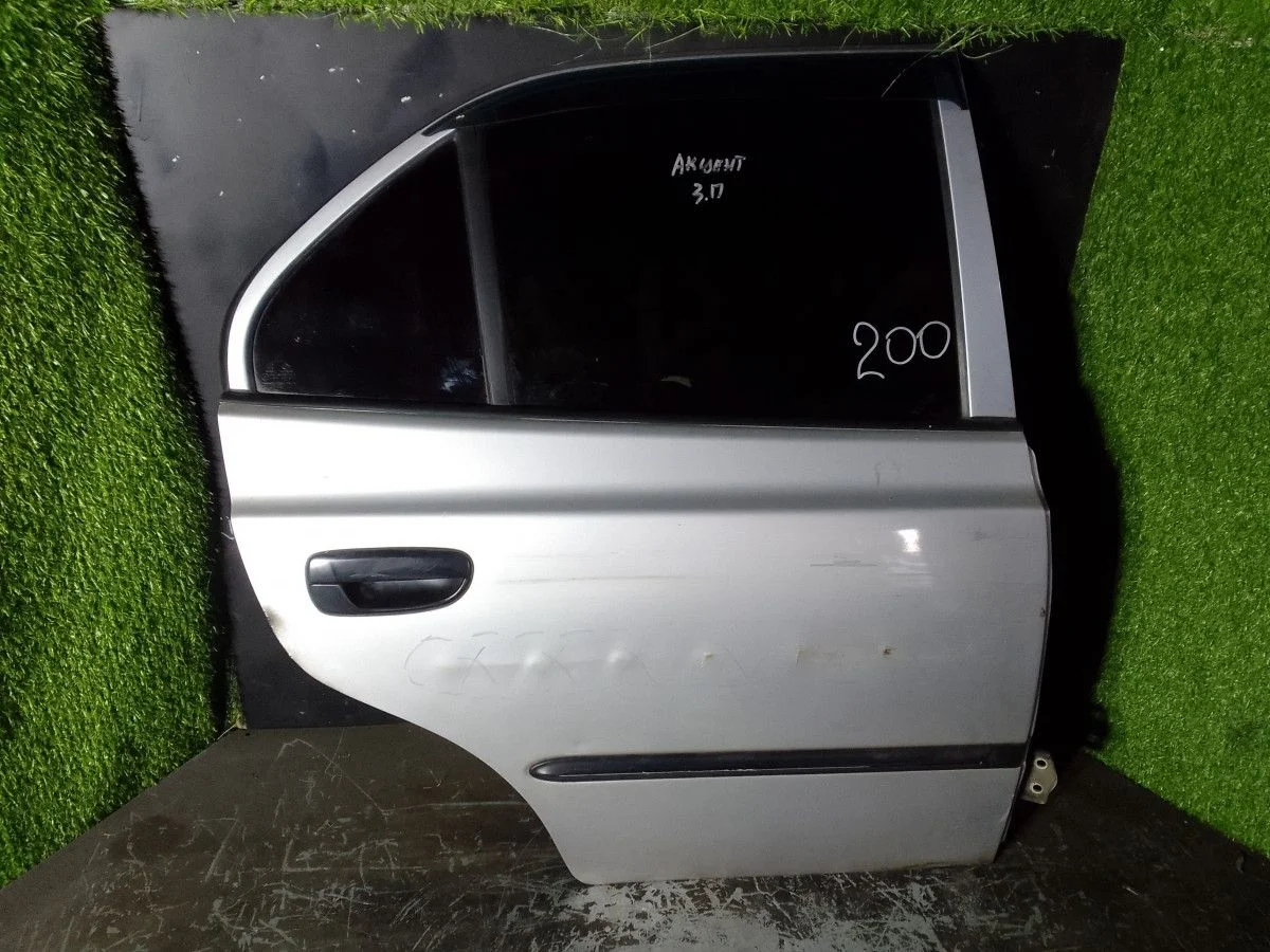 Дверь задняя правая Chevrolet Accent голое железо