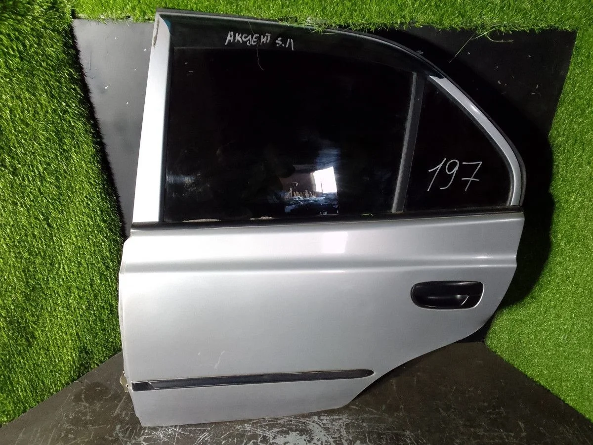 Дверь задняя левая Hyundai Accent голое железо