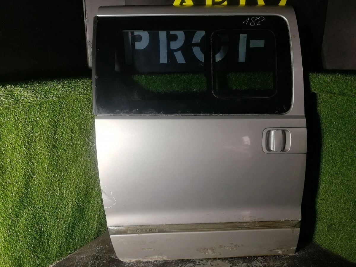 Дверь задняя правая Hyundai Starex голое железо