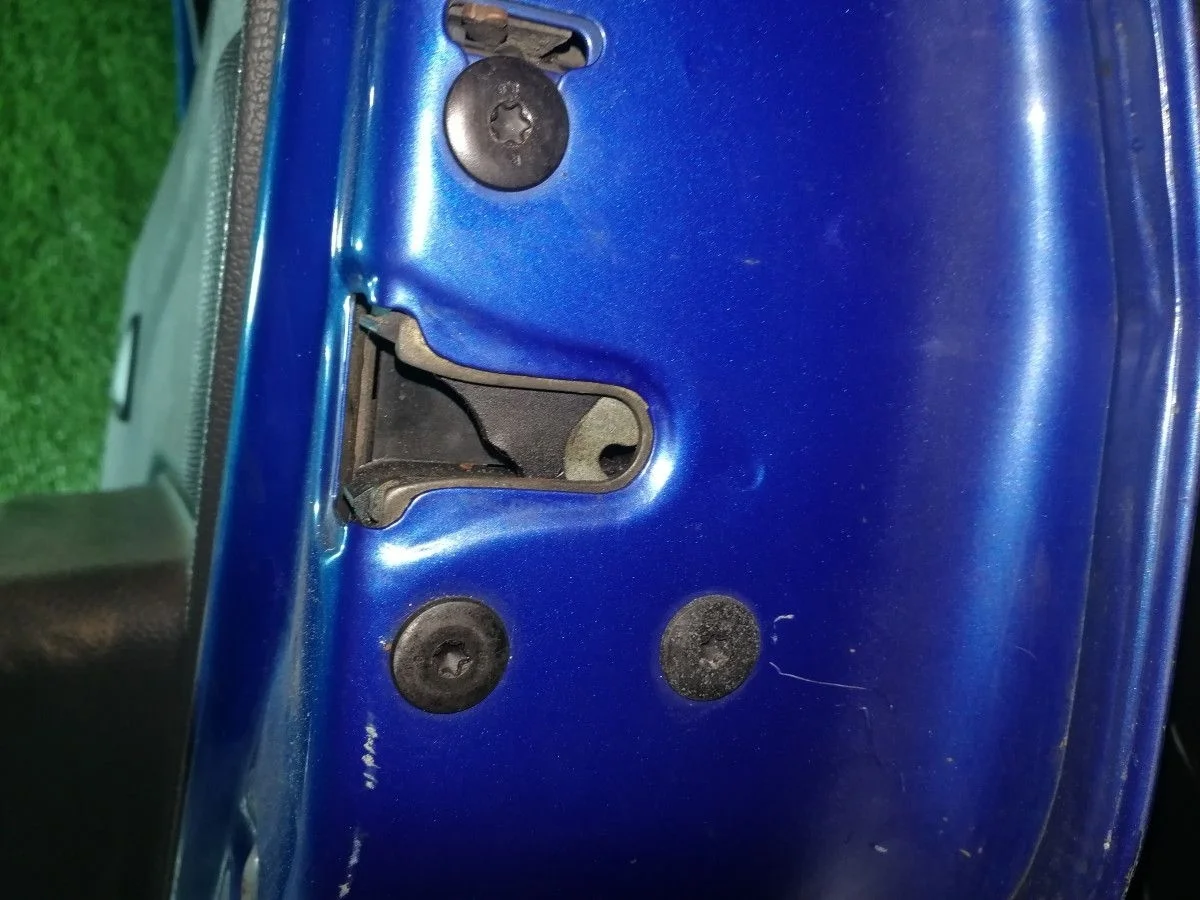 Замок двери задней правой Renault Logan