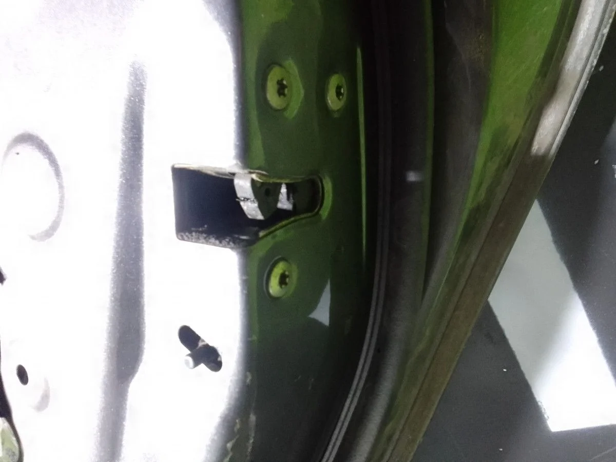 Замок двери задней правой Kia Rio