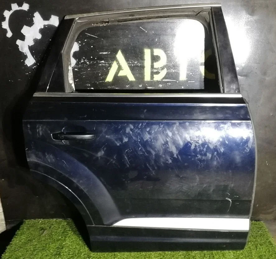 Дверь задняя правая Audi Q7 голое железо