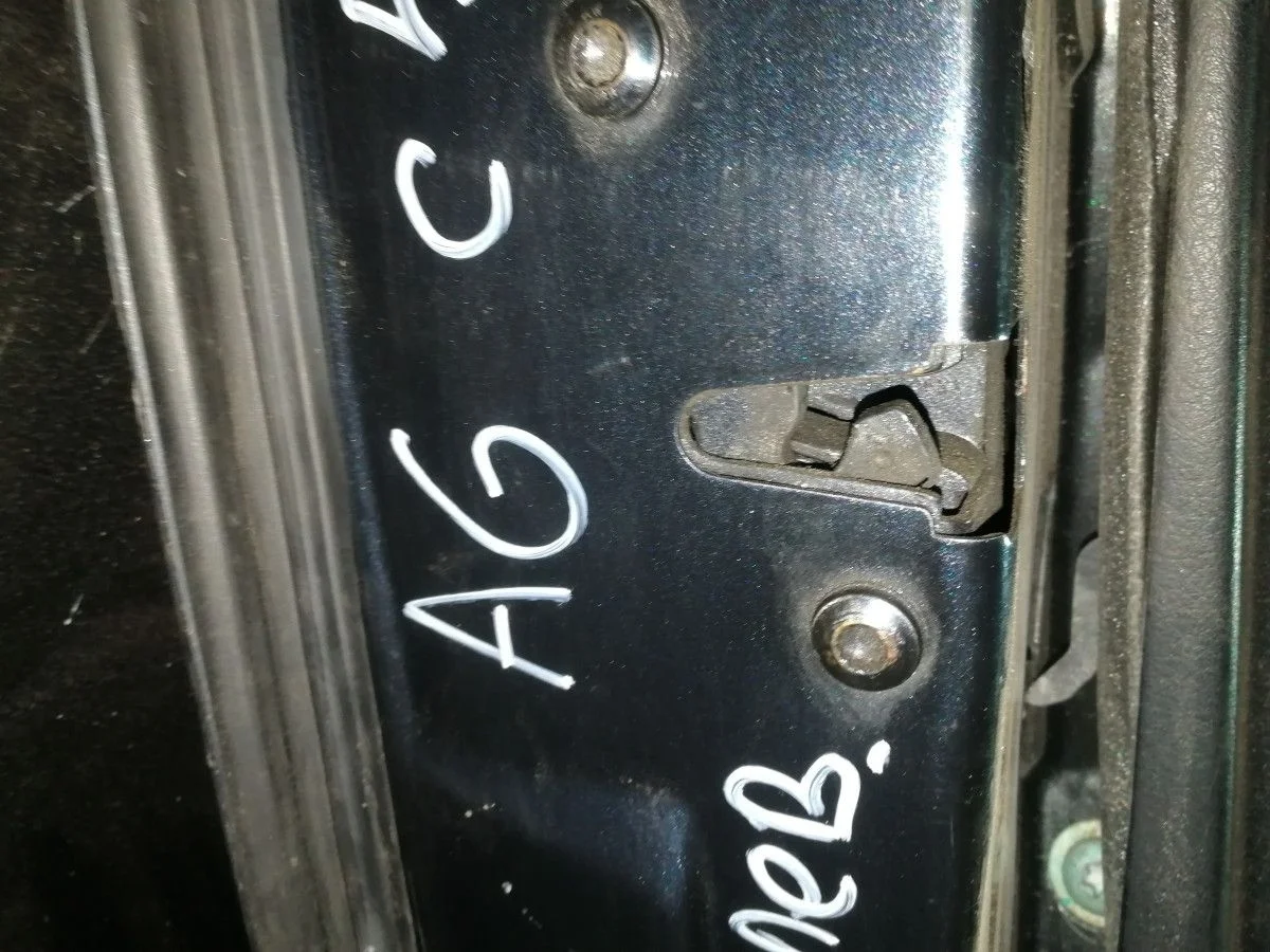 Замок двери задней левой Audi A6 C5