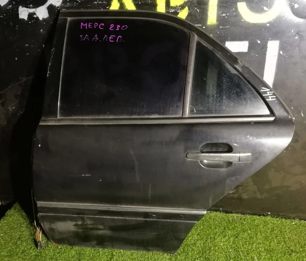 Дверь задняя левая Mercedes-Benz R230 голое железо