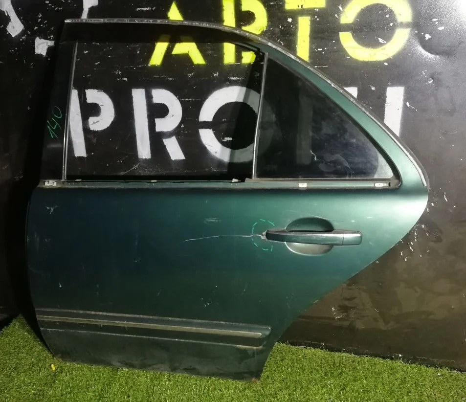 Дверь задняя левая Mercedes W210 голое железо