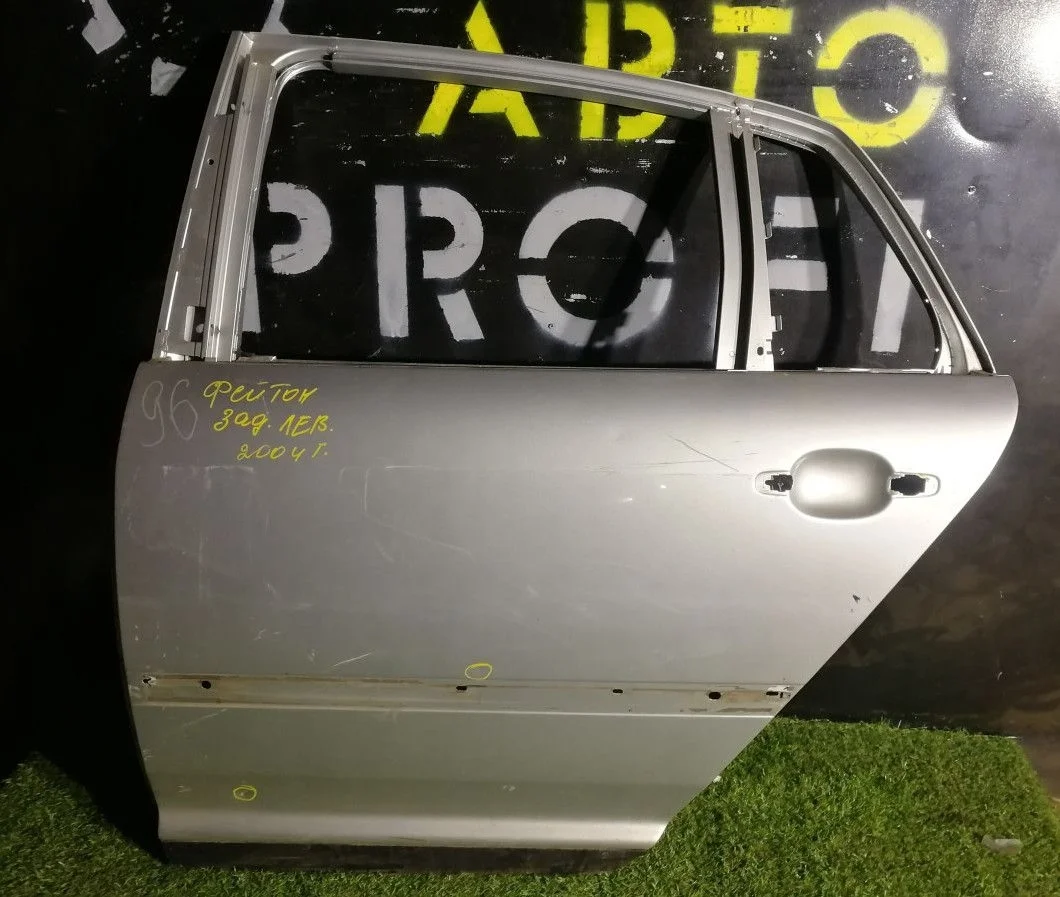 Дверь задняя левая Volkswagen Phaeton голое железо