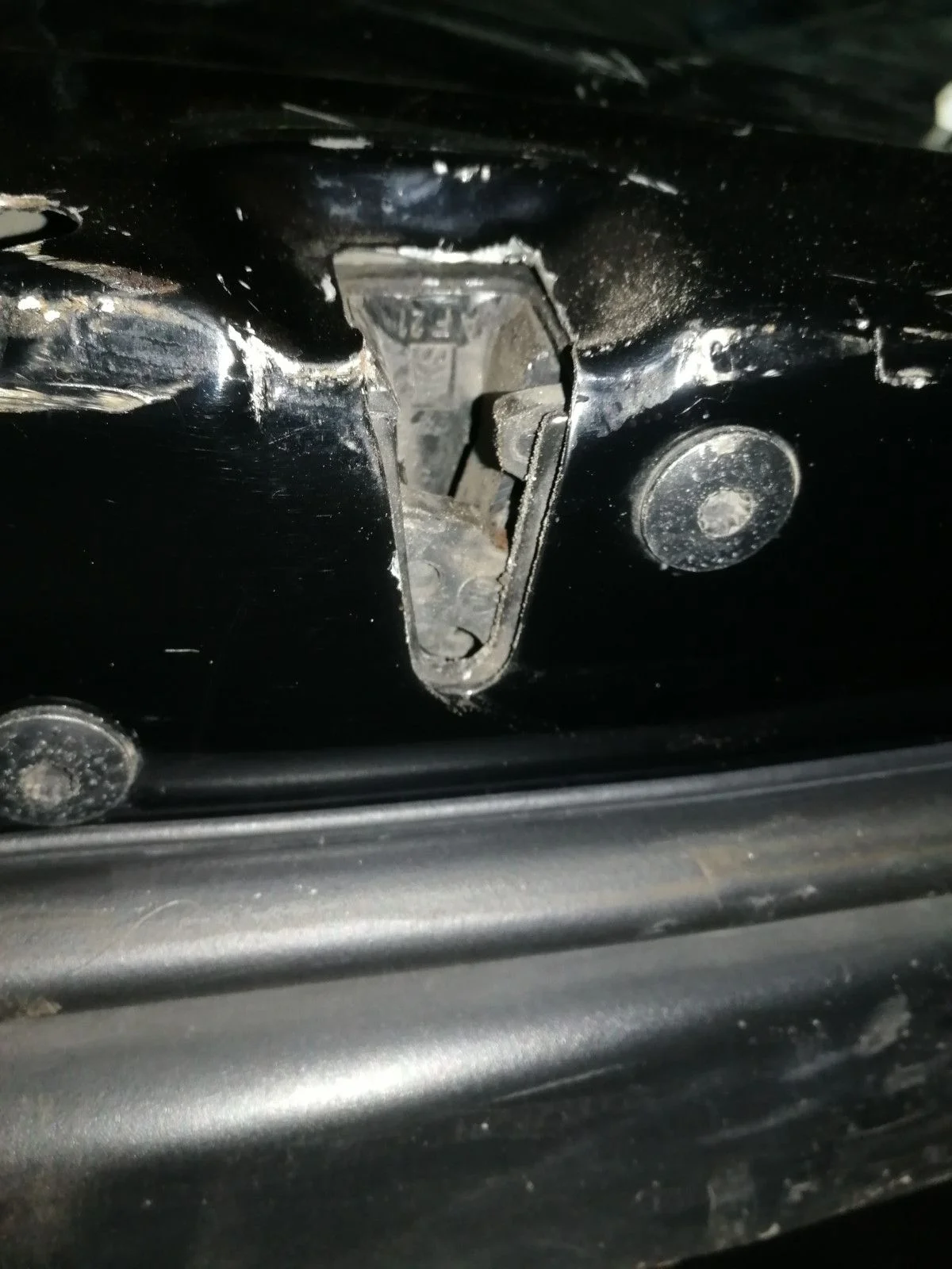 Замок двери задней левой Volkswagen Polo