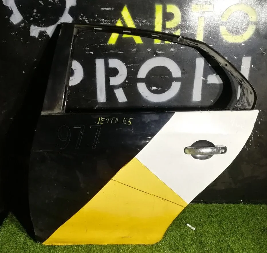 Дверь задняя левая Volkswagen Jetta голое железо