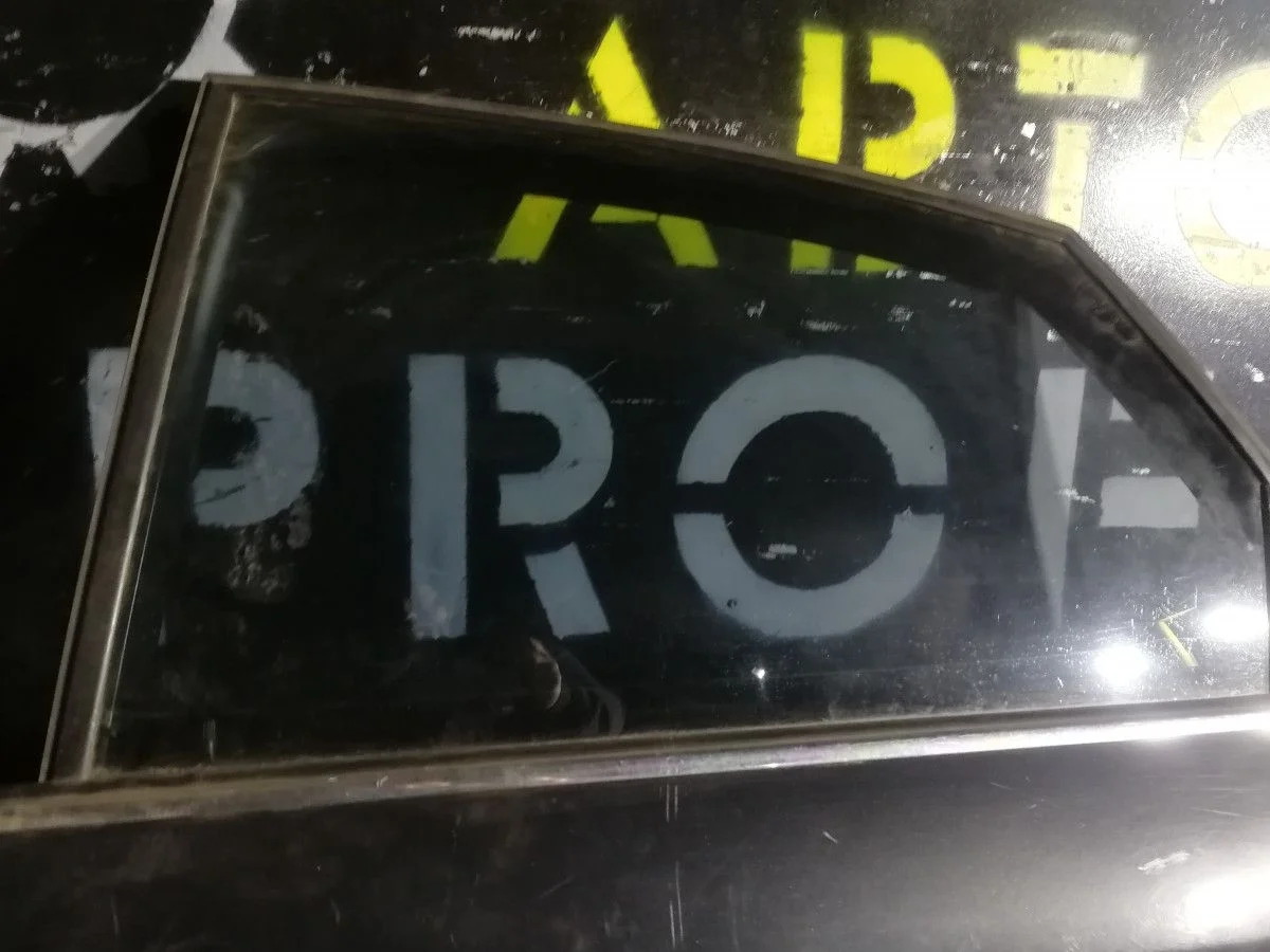 Стекло двери задней левой Audi A6 C5