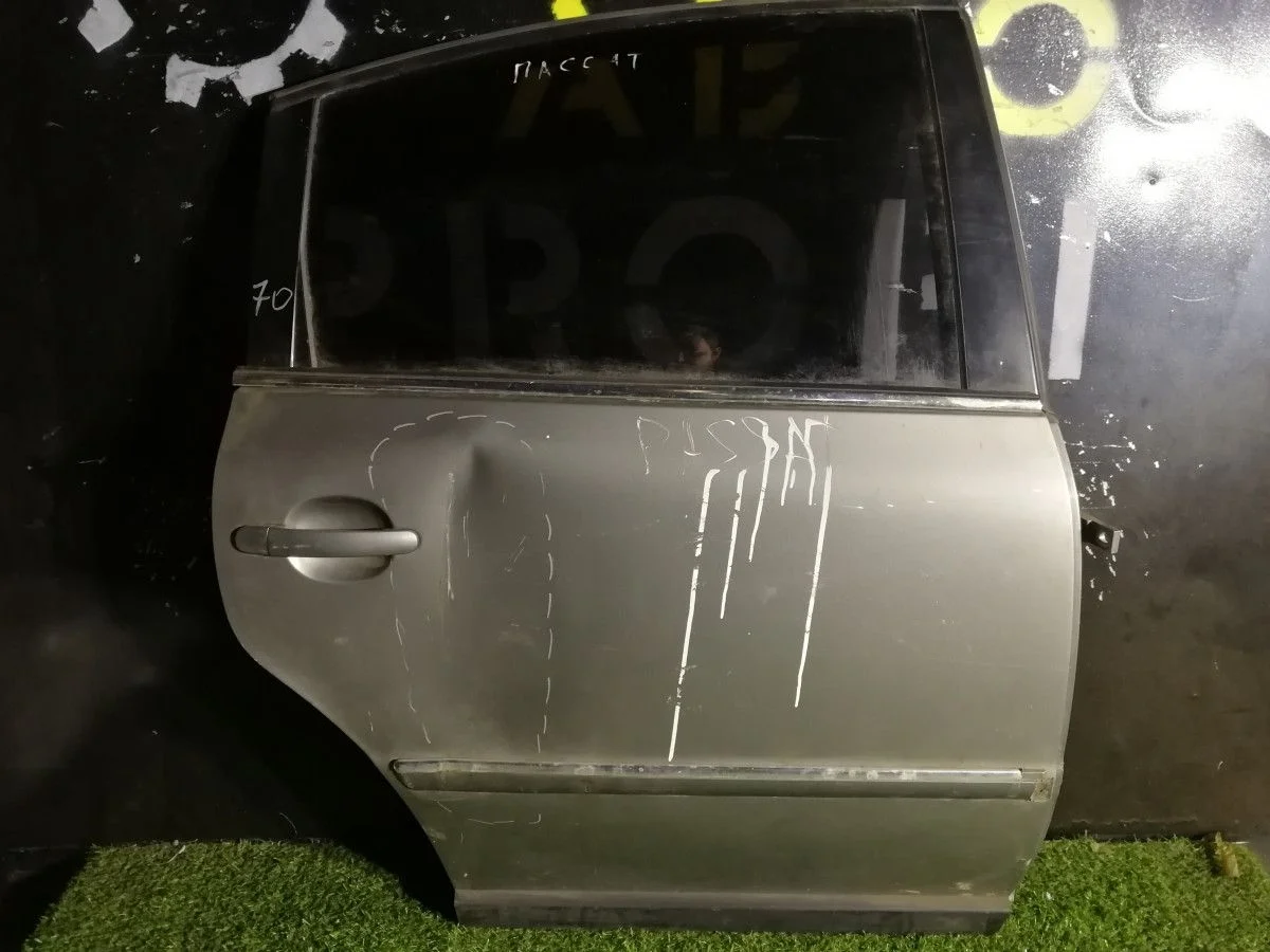 Дверь задняя правая Volkswagen Passat голое железо