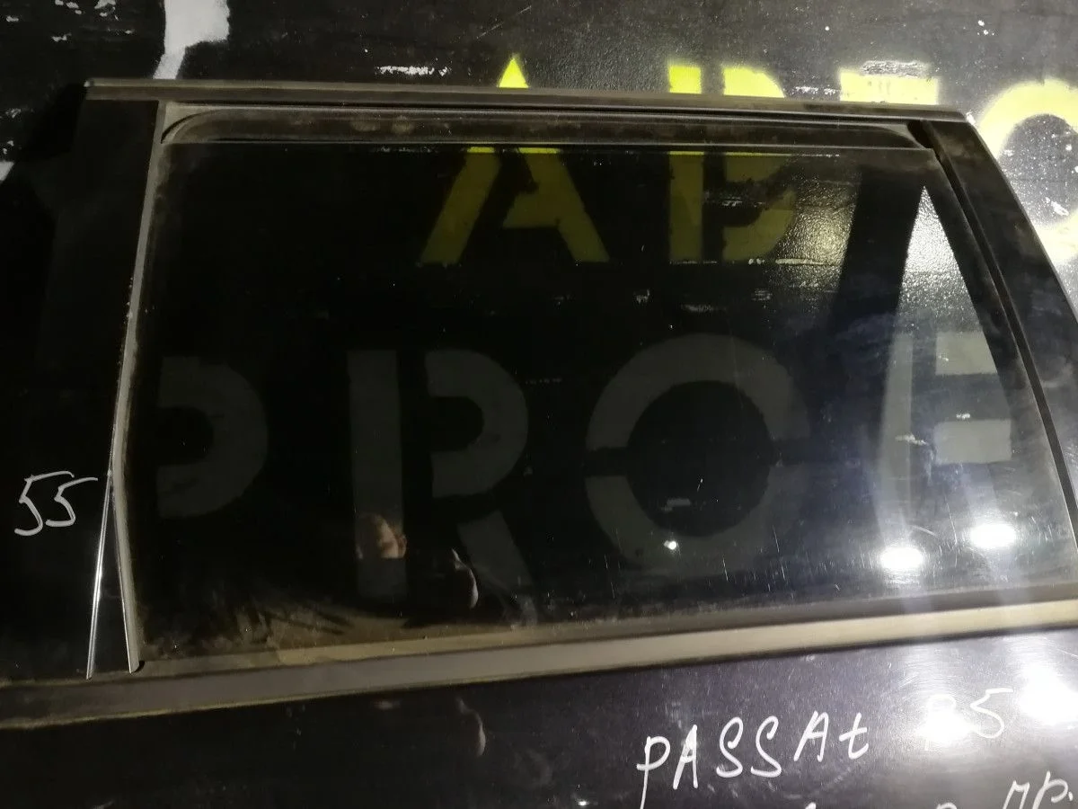 Стекло двери задней правой Volkswagen Passat B5