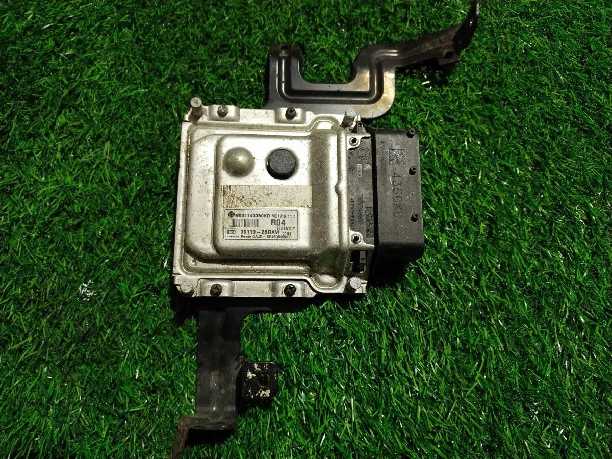 Блок управления двс KIA CEED