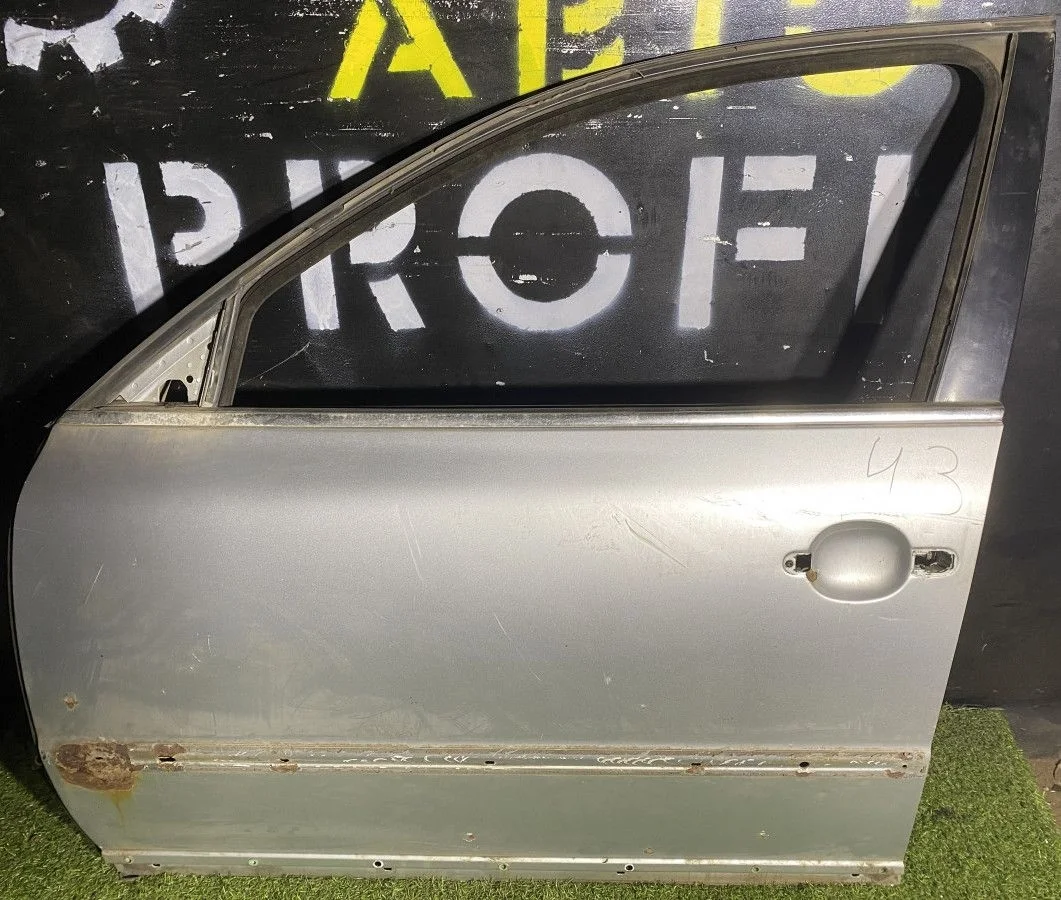 Дверь передняя левая Volkswagen Passat B5