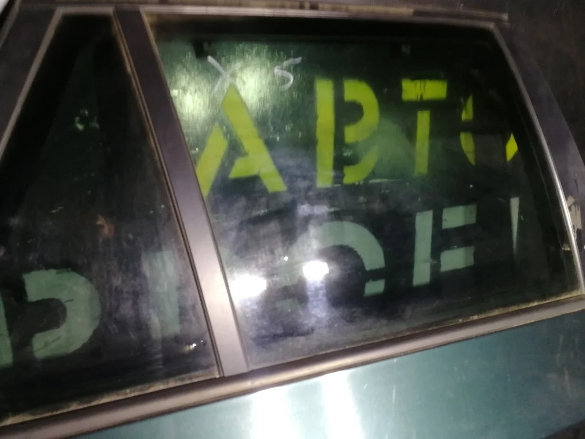 Стекло задней правой двери BMW X5