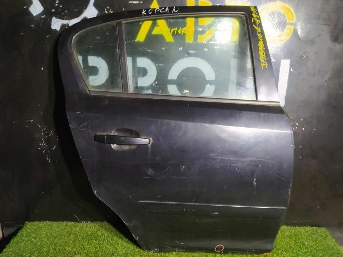 Дверь задняя правая Opel Corsa D голое железо