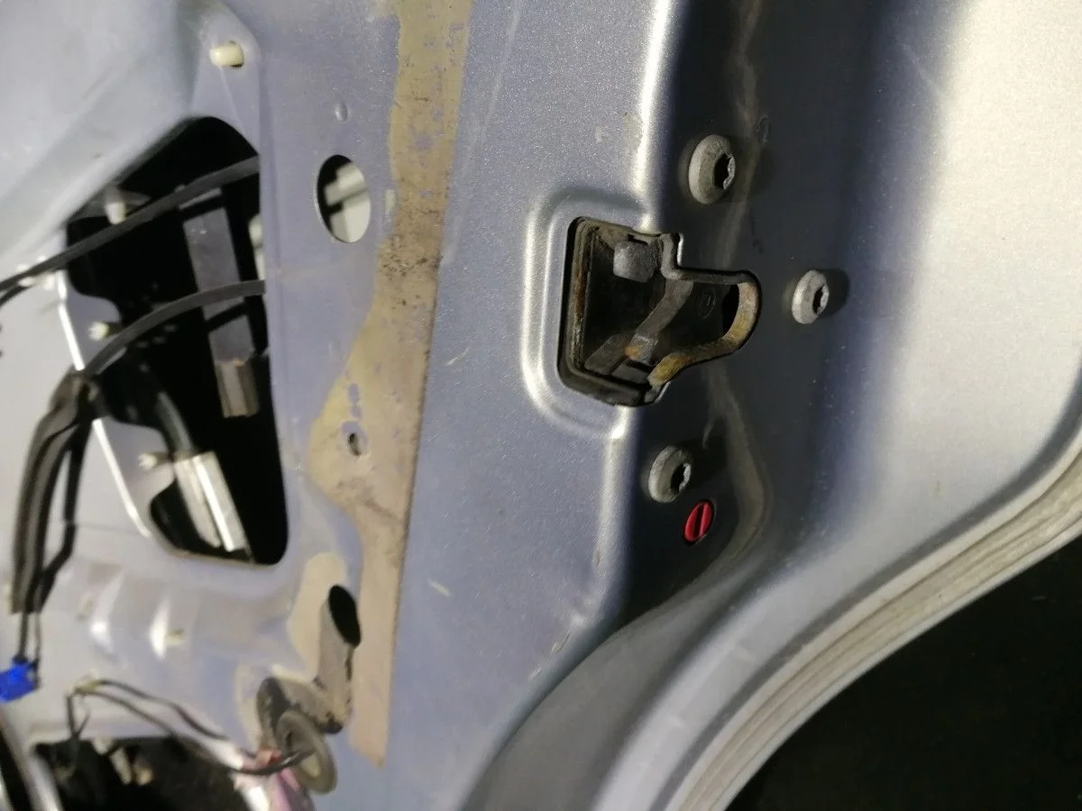 Замок двери задней правой Opel Astra G