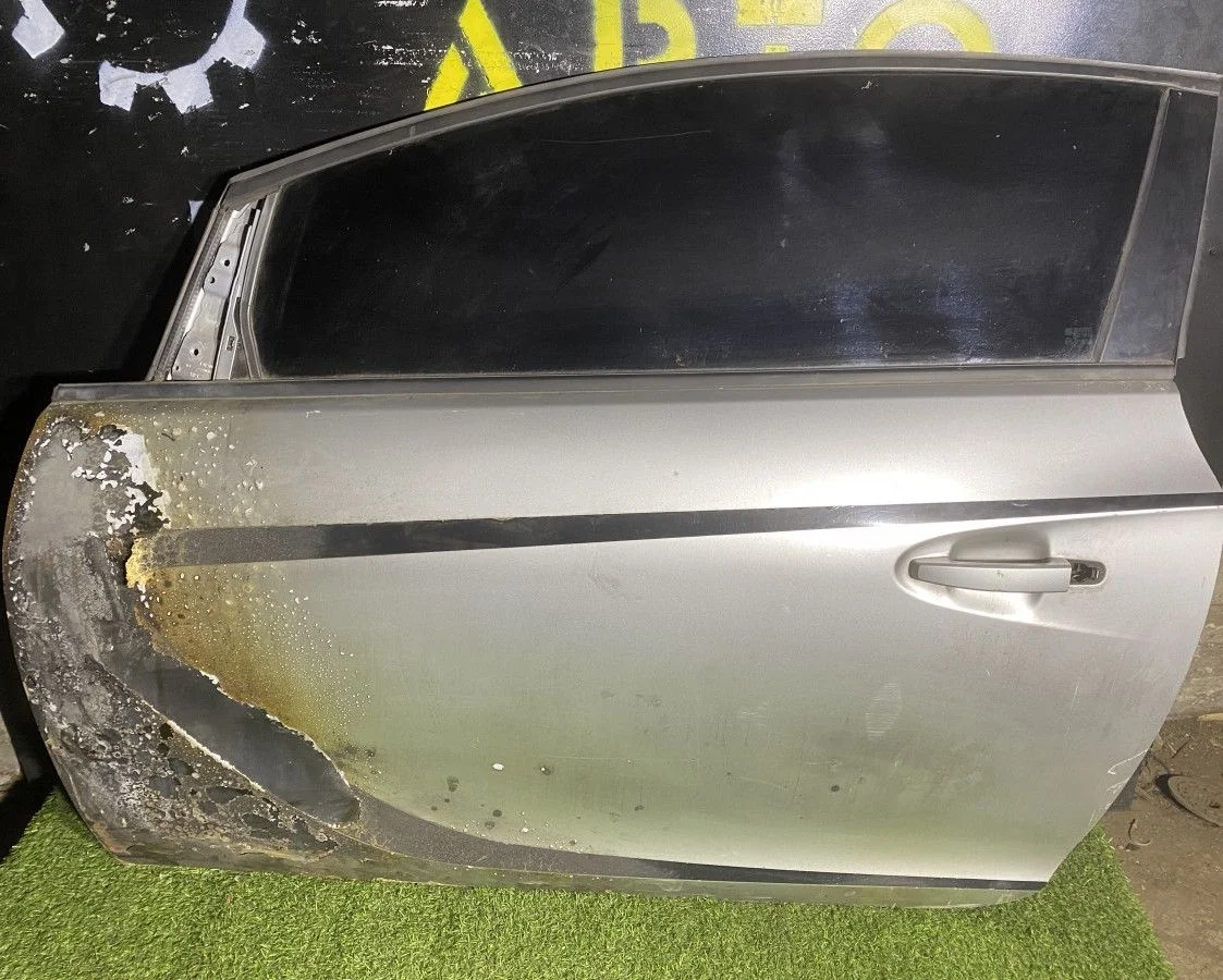 Дверь левая передняя Opel Astra J