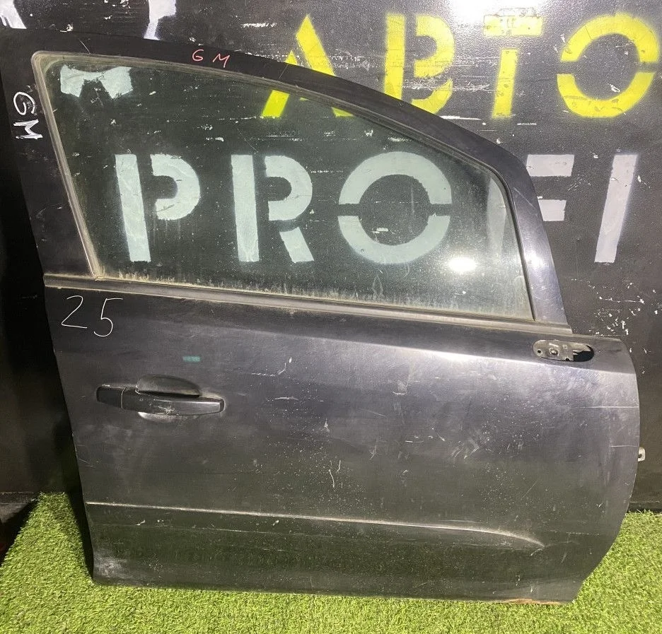 Дверь передняя правая Opel Zafira B