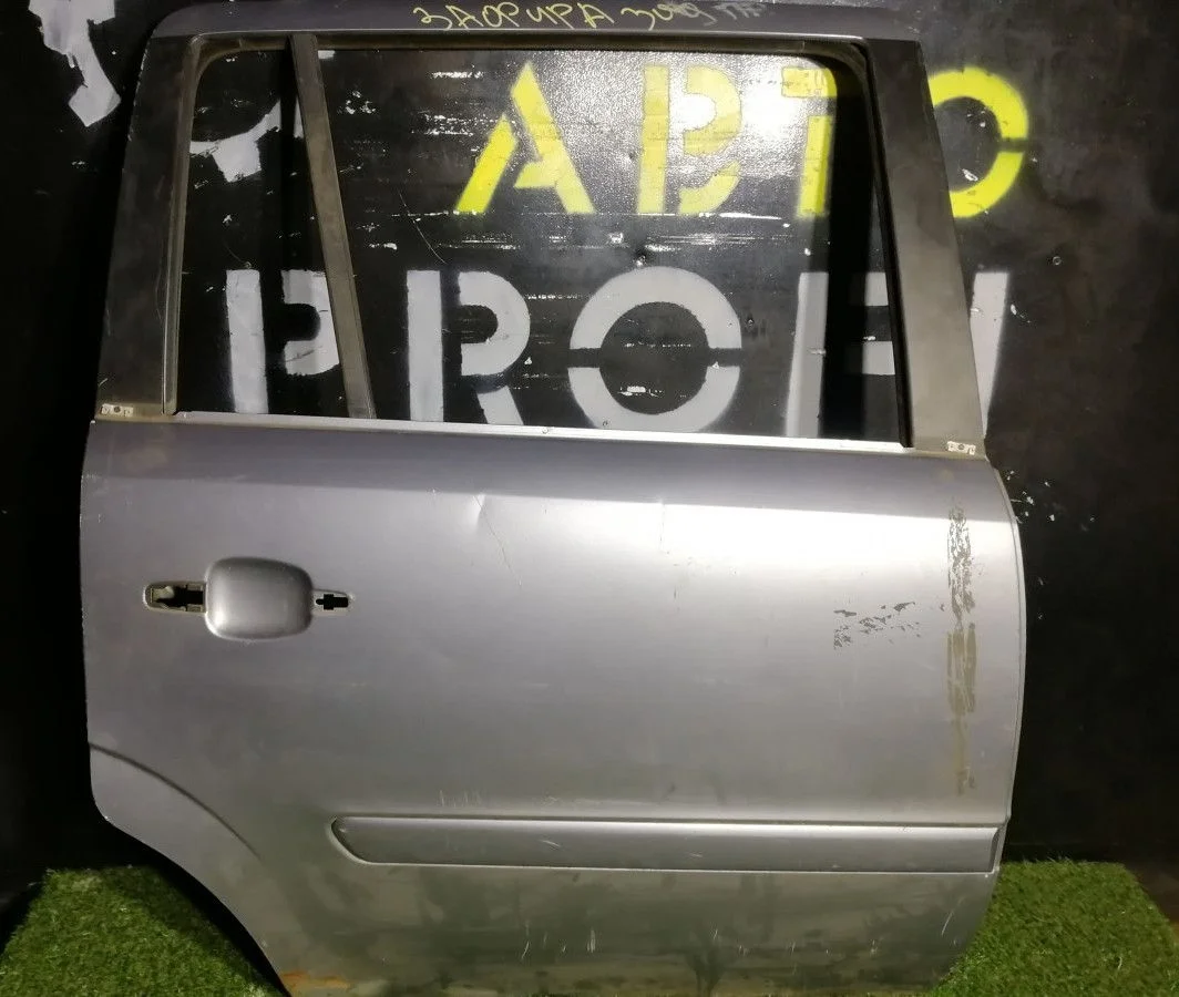 Дверь задняя правая Opel Zafira B