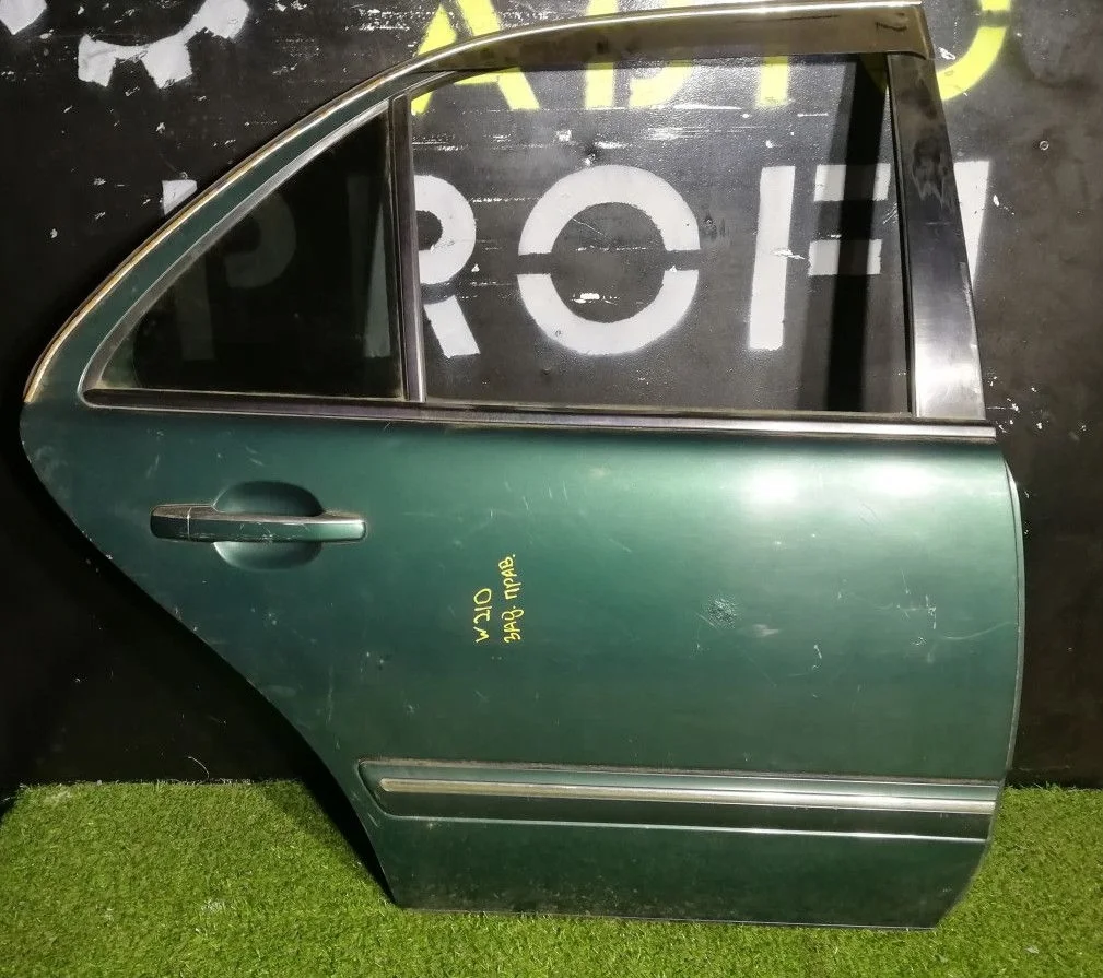 Дверь задняя правая Mercedes-Benz C-Class W210