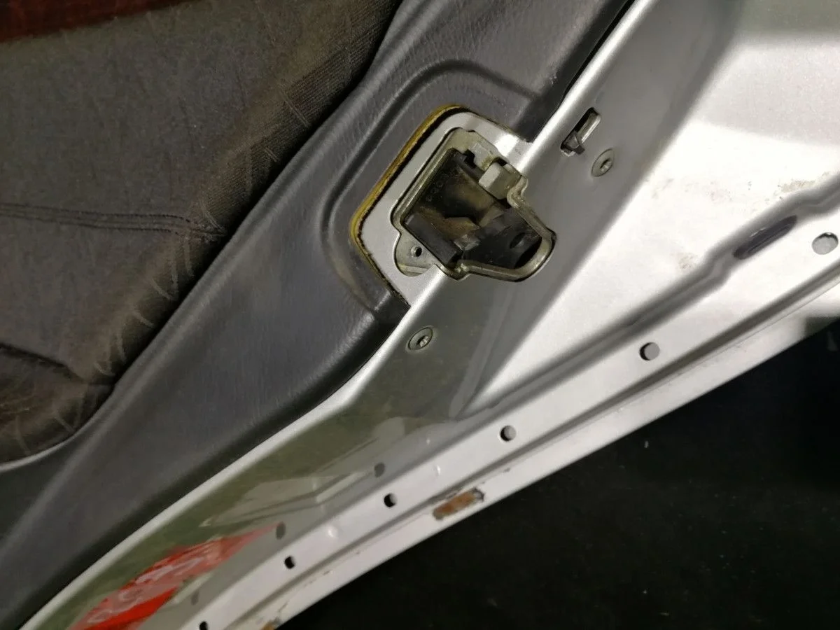 Замок двери задней Mercedes-Benz C-Class W203