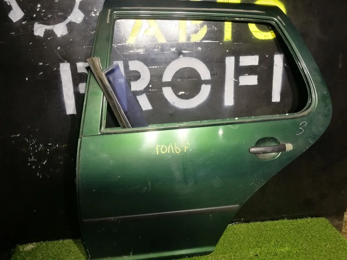 Дверь задняя левая Volkswagen Golf