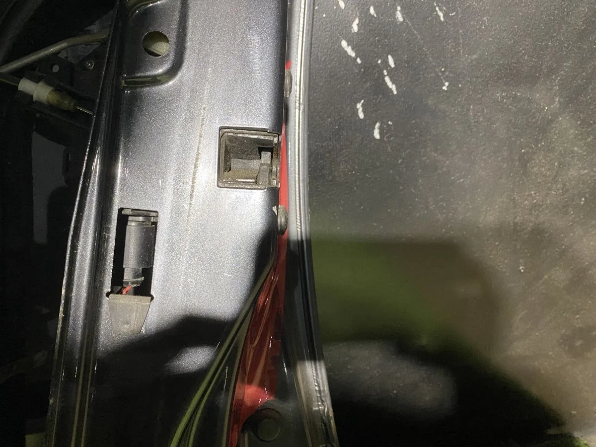 Замок двери передней правой Audi A6 C5