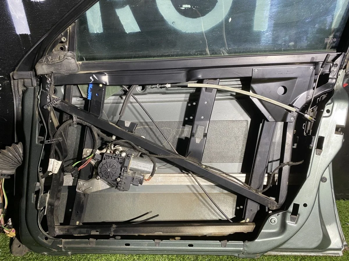 Стеклоподъёмник передний правый Audi A6 (C5) Allr