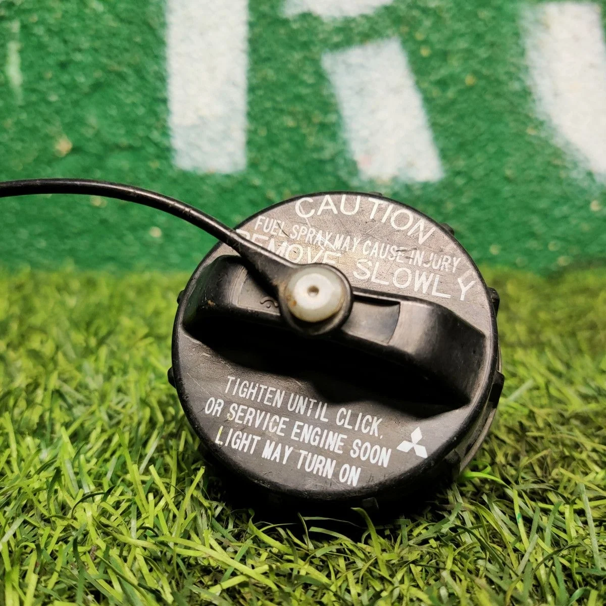 Крышка бензобака для Mitsubishi Outlander 1