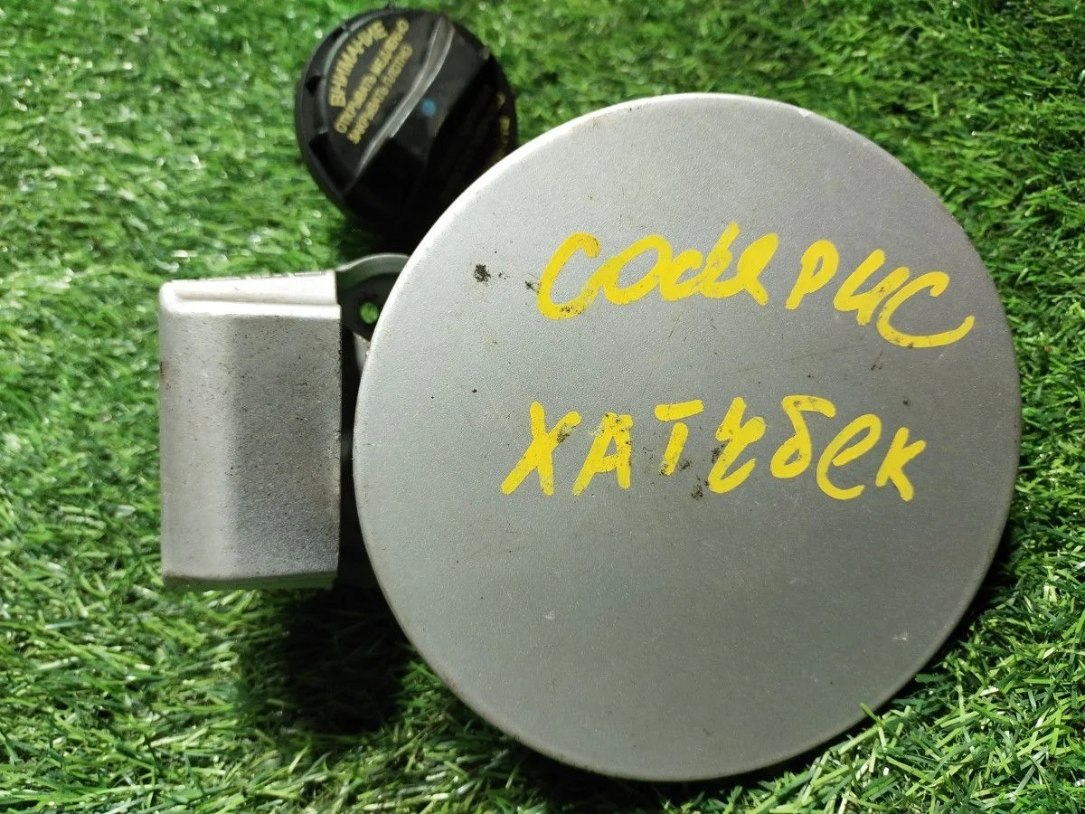 Лючок бензобака Hyundai Solaris I