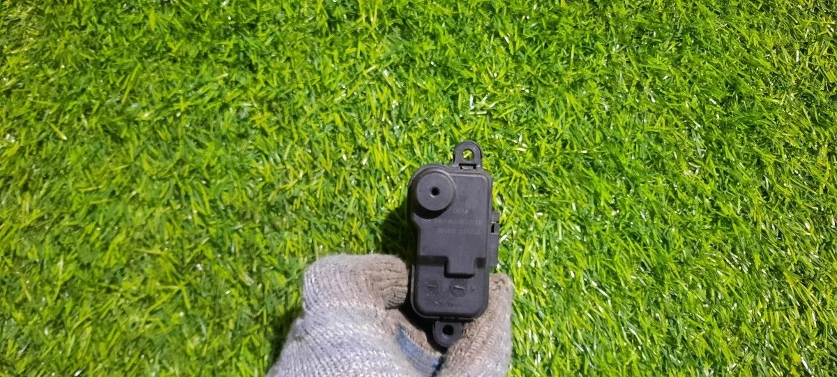 Замок лючка бензобака Audi A4 (B8) IV