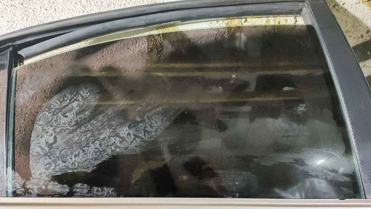 Стекло двери задней правой  Nissan Primera P12 III