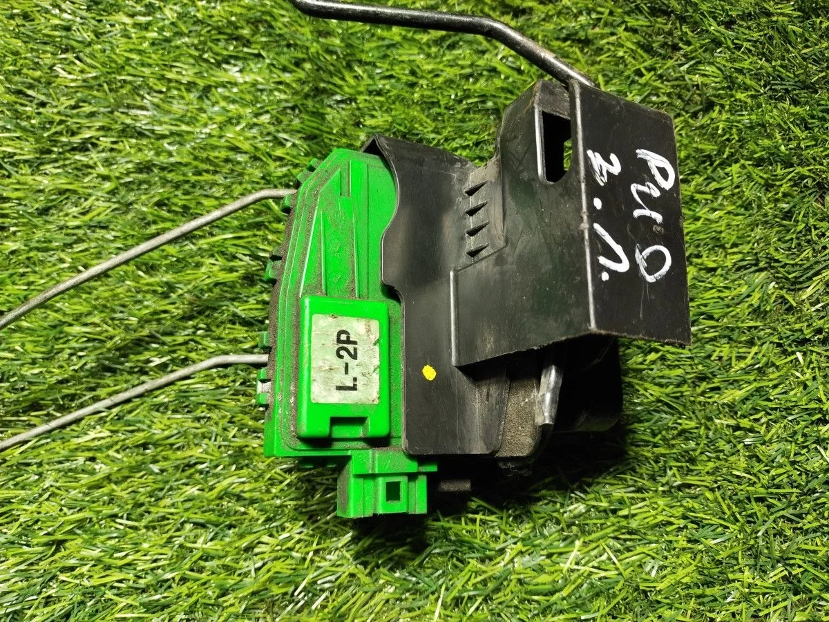 Замок двери задней левой Kia Rio