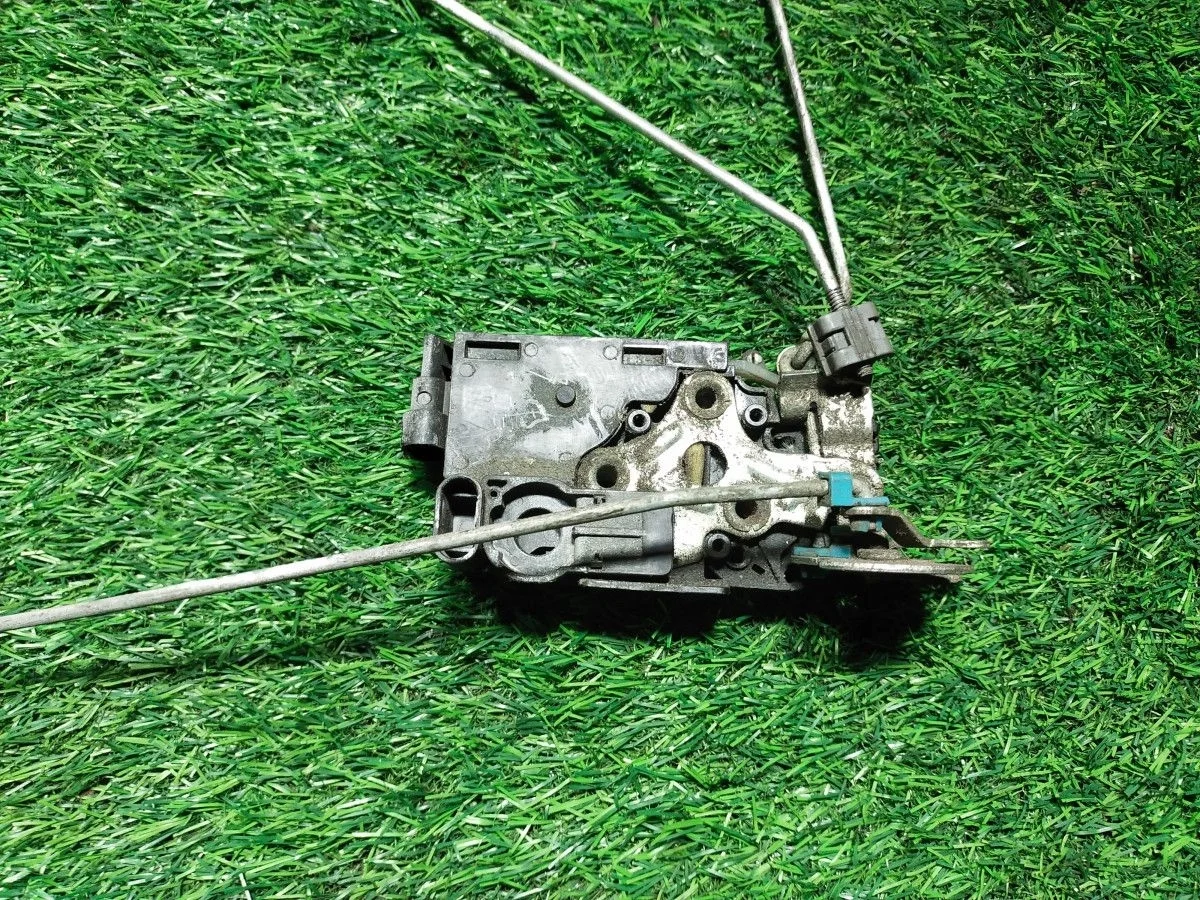 Замок двери передней левой Chevrolet Lacetti