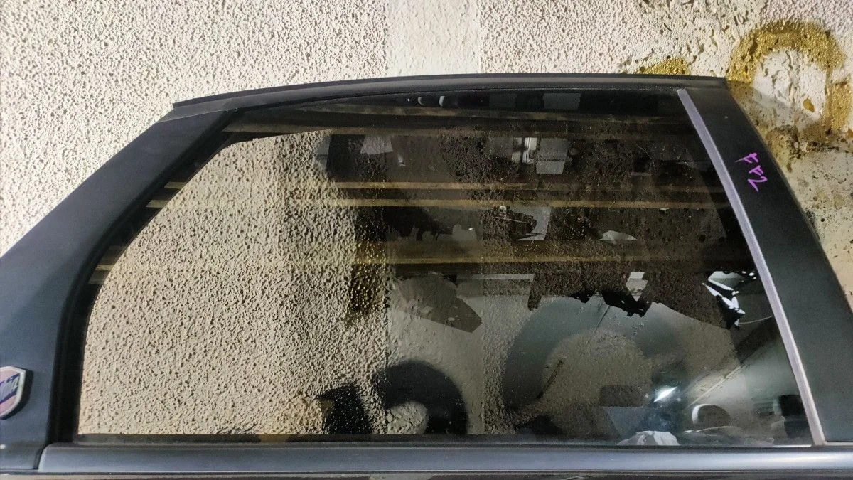 Стекло двери задней правой Ford Focus (II)