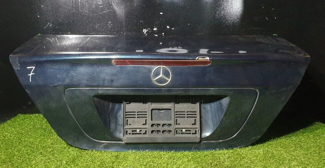 Крышка багажника Mercedes C-Class II