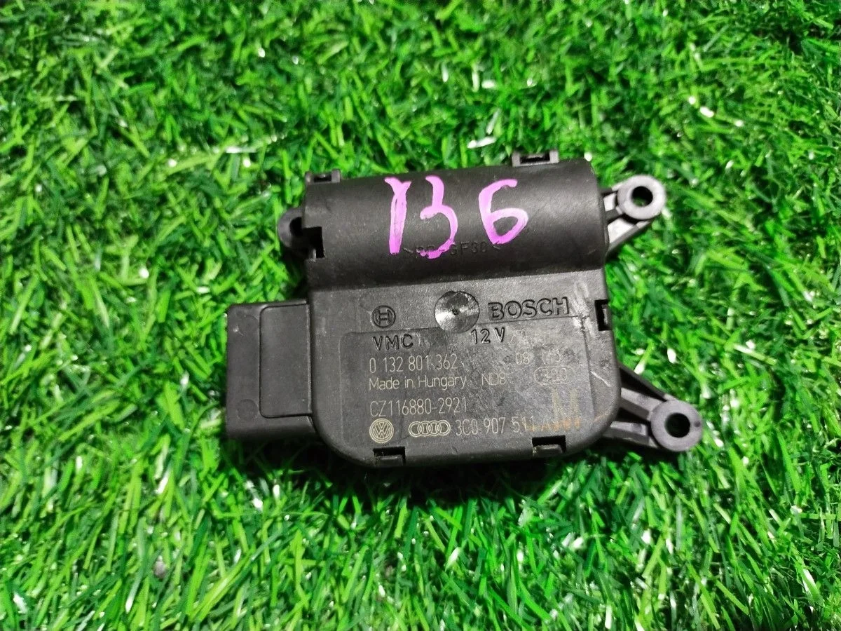 Моторчик заслонки печки Volkswagen Passat B6