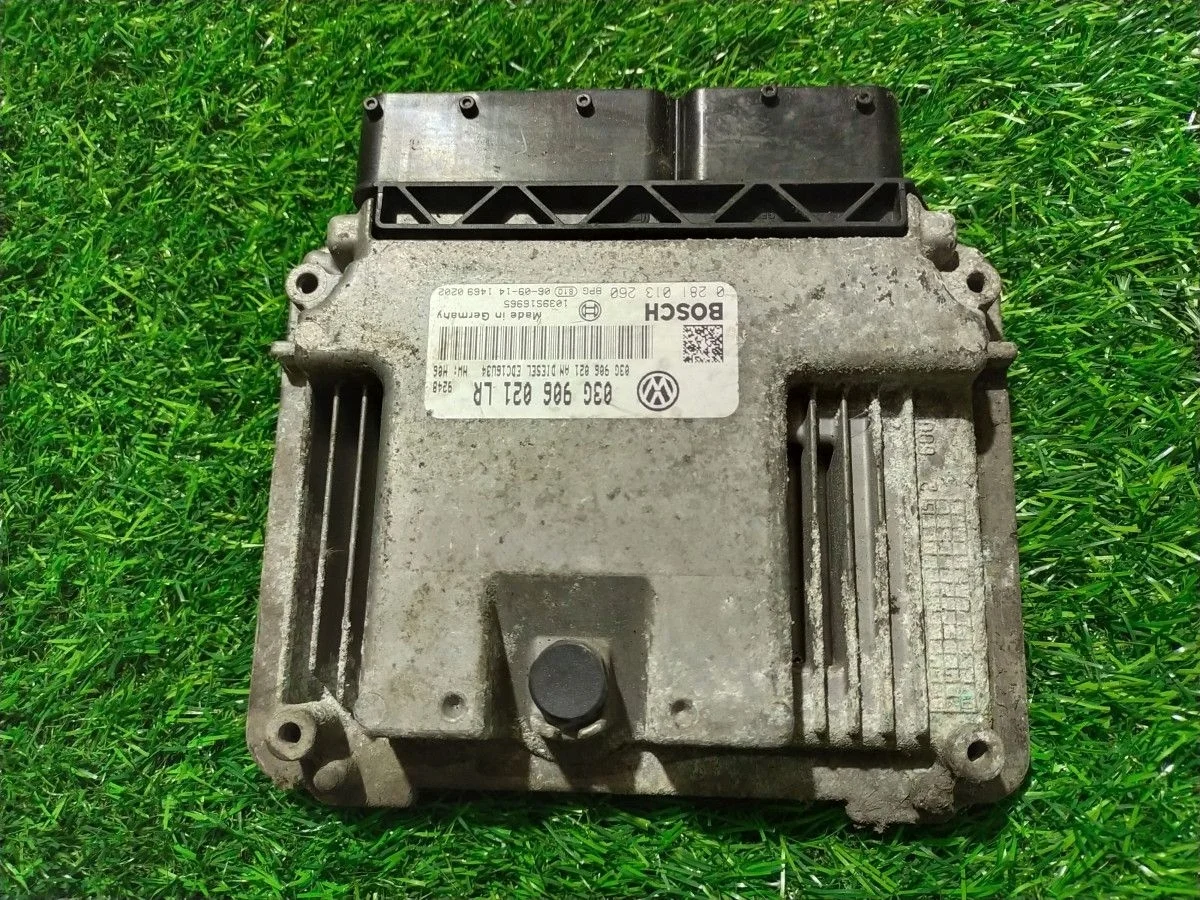 Блок управления двигателем Volkswagen Passat B6