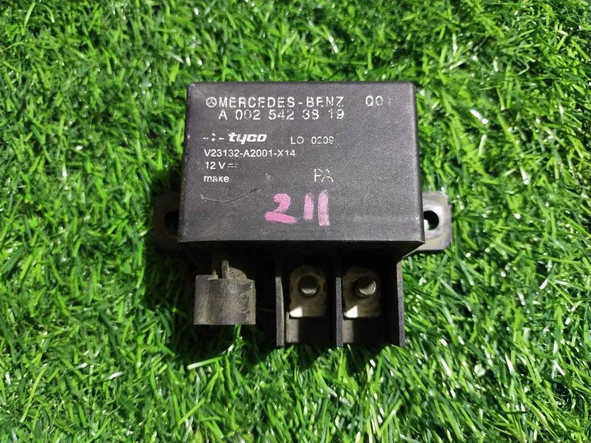 Блок упр. зарядкой аккумулятора Mercedes E-Class