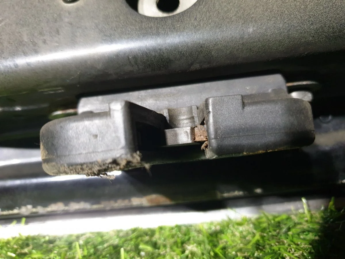 Замок багажника Volkswagen Touran I