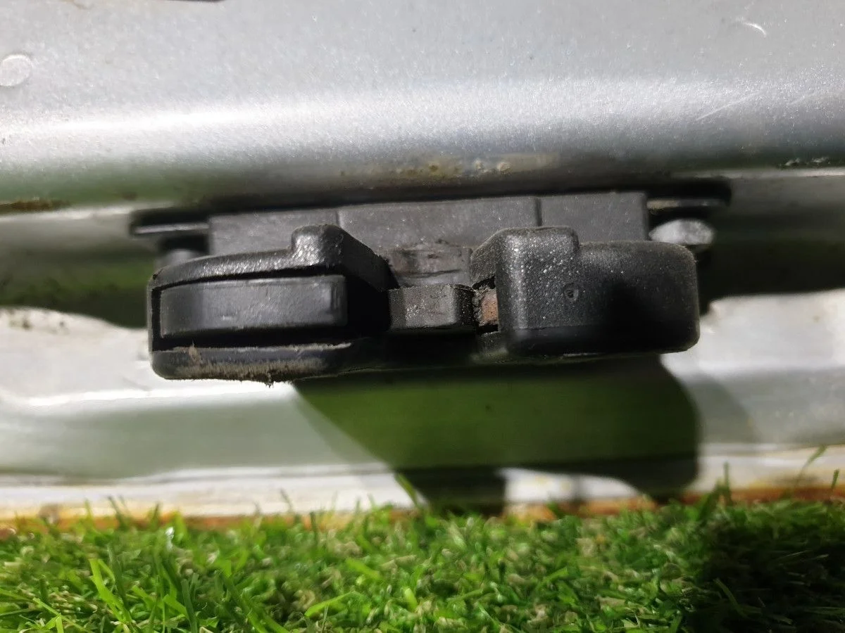 Замок багажника Volkswagen Golf IV