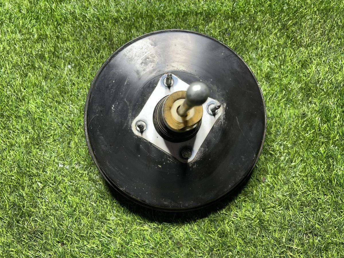 Вакуумный усилитель тормозов Volkswagen Polo