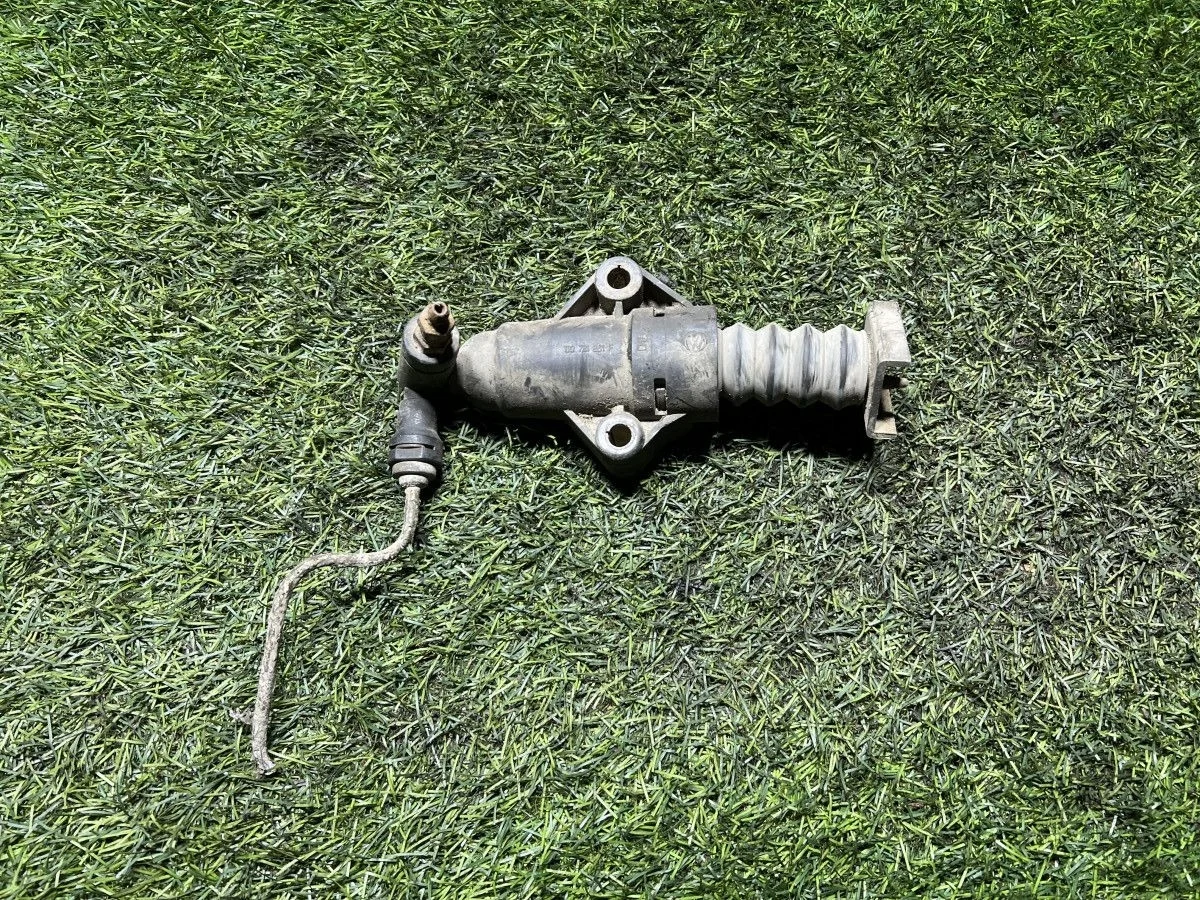 Цилиндр сцепления рабочий Volkswagen Golf (Mk4) IV