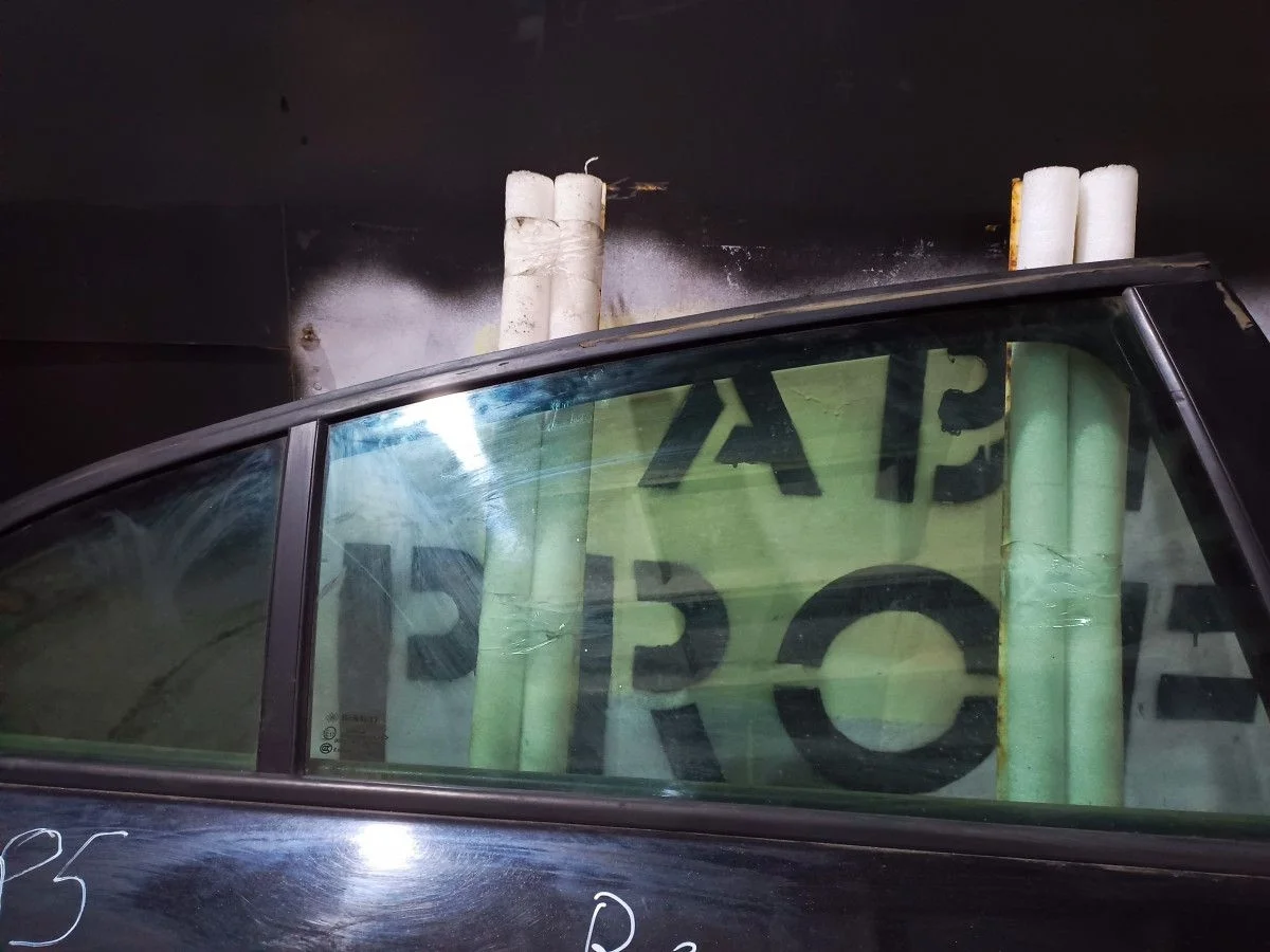 Стекло двери задней правой Renault Fluence