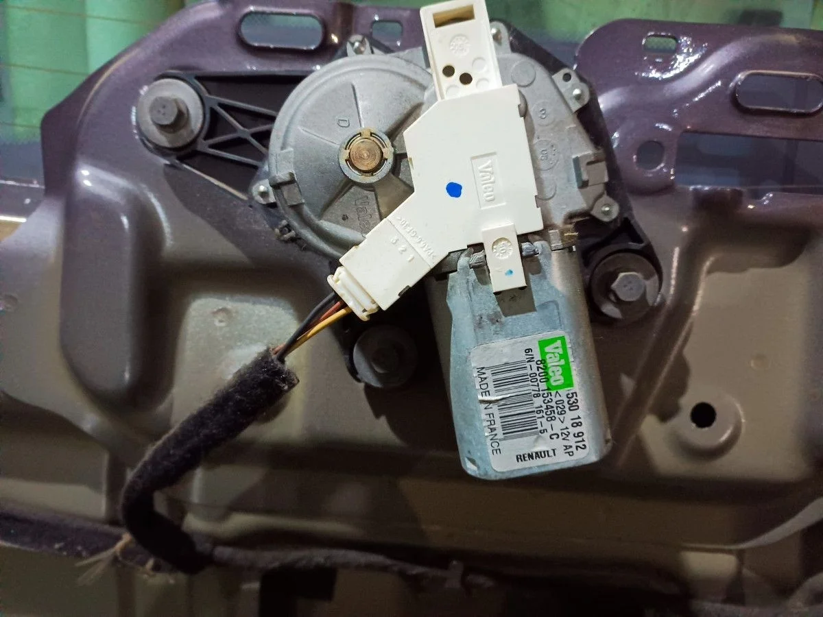 Мотор стеклоочистителя Renault Scenic 2