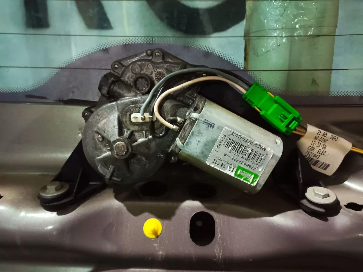 Мотор стеклоочистителя Renault Scenic 1