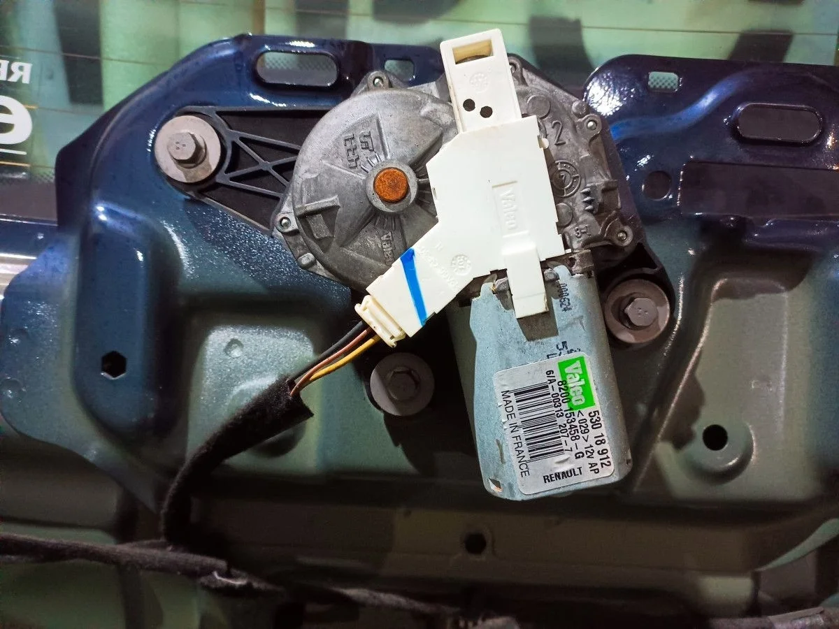 Мотор стеклоочистителя Renault Scenic 2