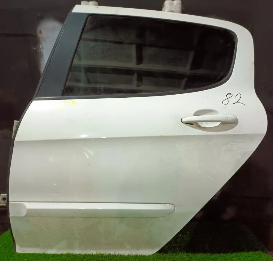 Дверь задняя левая Peugeot 308