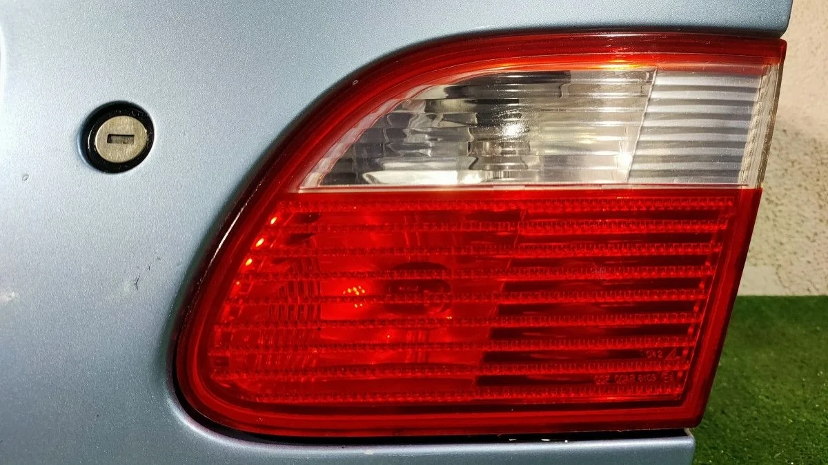 Фонарь задний внутренний правый для Fiat